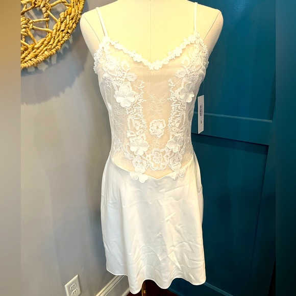 Bridal Chemise. New with tags! - Picture 1 of 4
